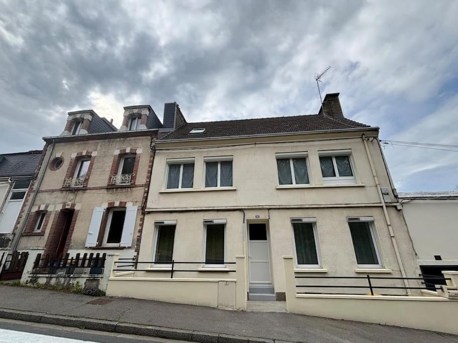 Bois Flotte Netflix Parking Apartment *